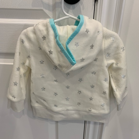 Gap hoodie size 18-24 months NWT ❄️ - Picture 2 of 4